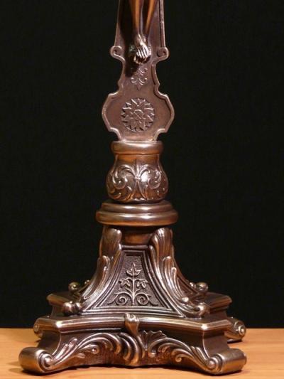 Stojący Krzyż postacią Jezusa