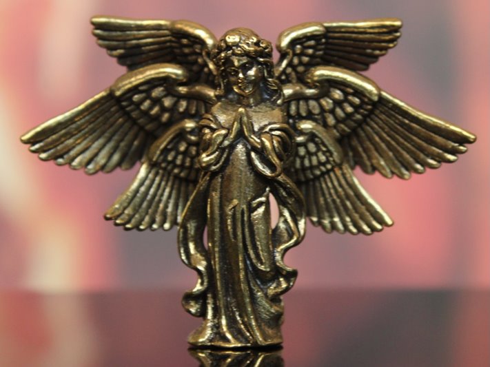 Mała figurka Anioł Aniołek mosiężny na Prezent