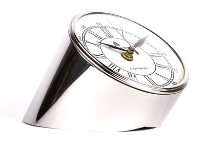 Zegar biurkowy metalowy