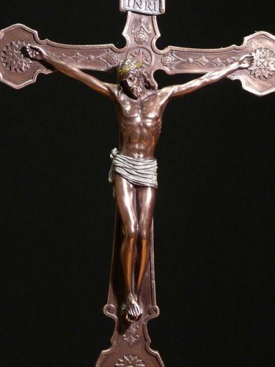 Stojący Krzyż postacią Jezusa