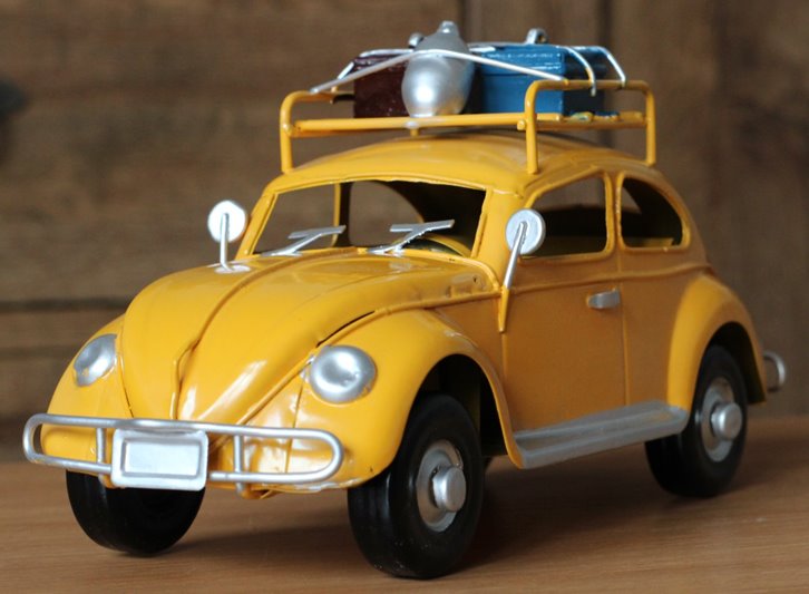 Metalowy model auto retro Garbus na Prezent Żółty