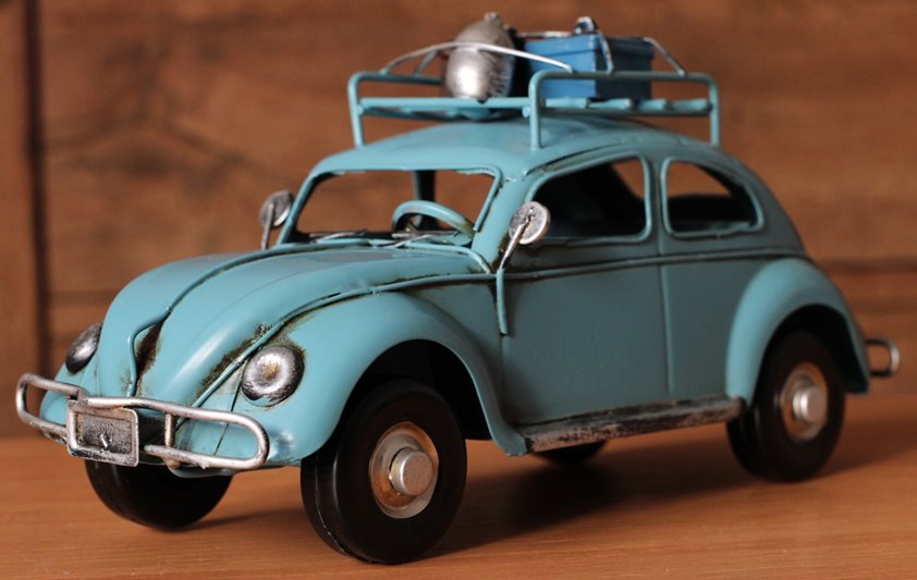 Metalowy model auto retro Garbus na Prezent