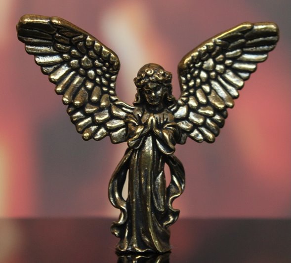 Mała figurka Anioł Aniołek mosiężny na Prezent