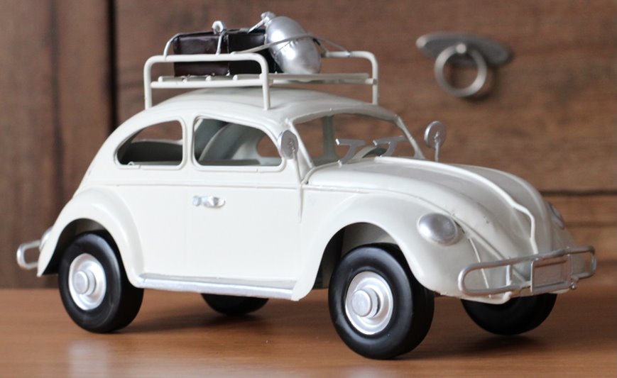 Metalowy model auto retro Garbus na Prezent Biały