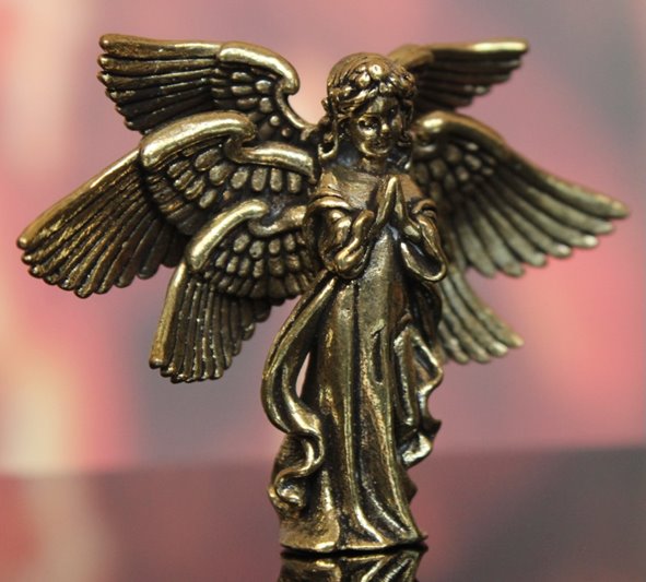 Mała figurka Anioł Aniołek mosiężny na Prezent