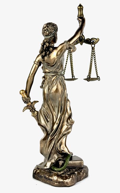 Figurka Temida prezent dla prawnika