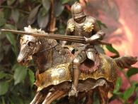 Rycerz na koniu w galopie