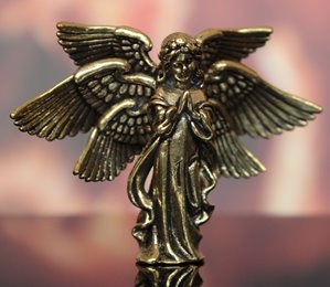 Mała figurka Anioł Aniołek mosiężny na Prezent