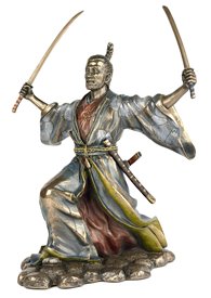 Potężny samuraj z dwoma mieczami