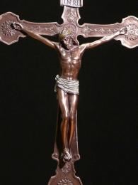 Stojący Krzyż postacią Jezusa