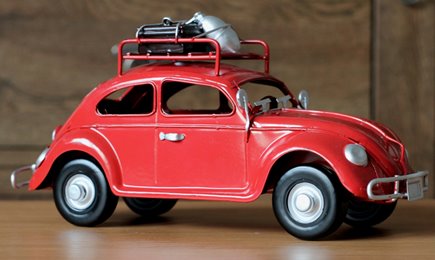 Metalowy model auto retro Garbus na Prezent RED