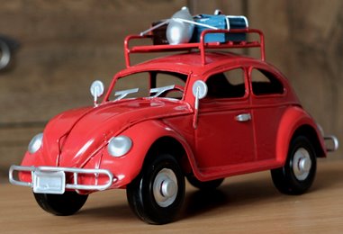 Metalowy model auto retro Garbus na Prezent RED