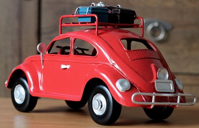 Metalowy model auto retro Garbus na Prezent RED