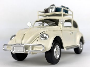 Metalowy model auto retro Garbus na Prezent Biały